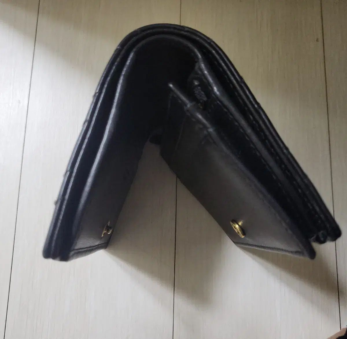 マトラッセ 二つ折り財布