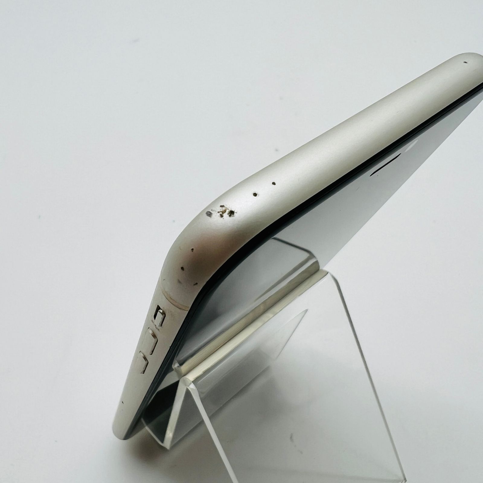 美品☆iPhone11☆ホワイトMLU2J☆64GB☆docomoシム 美品☆iPhone11