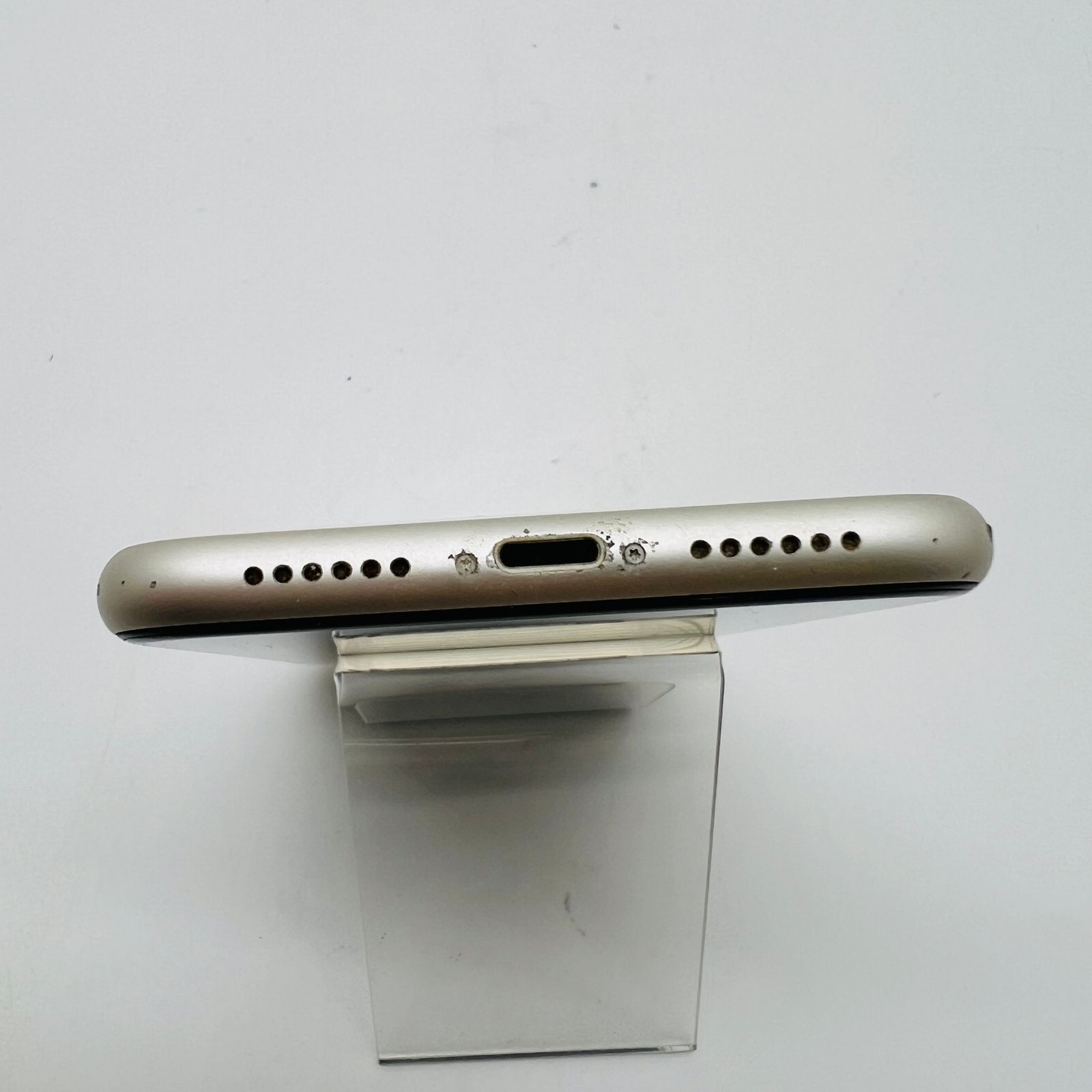 docomo iPhone11 64GB ホワイト MWLU2J/A SIMロック解除済み 利用制限