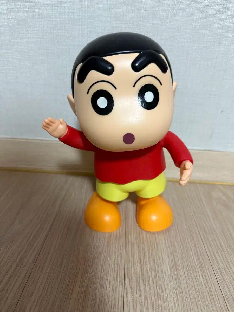 クレヨンしんちゃん フィギュア おもちゃ ぬいぐるみ 動く クレヨンしんちゃん