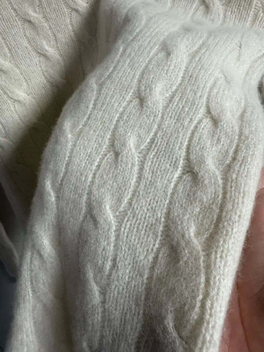 ケーブル ウールクルーネック