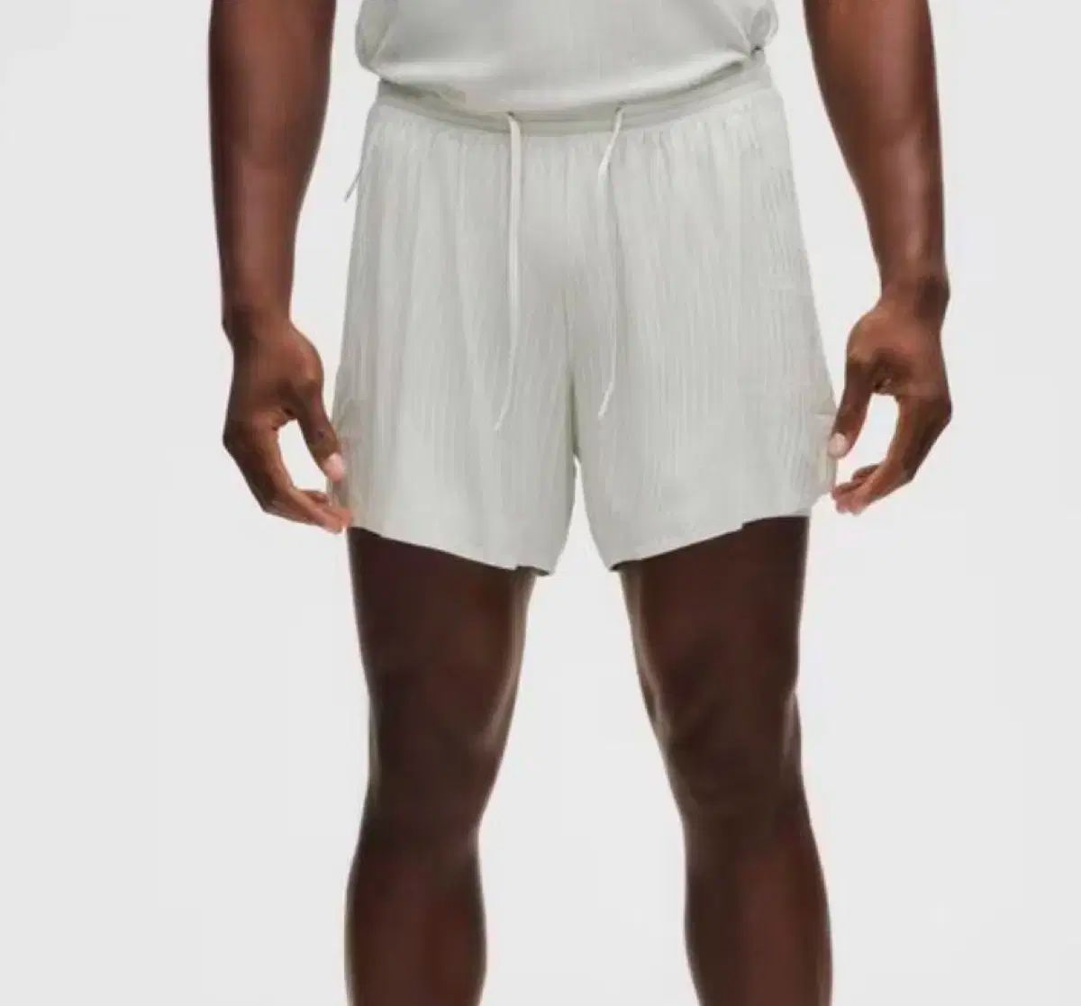 ルルレモン ペスト アンド フリー エアフロー ランニング ショーツ 6