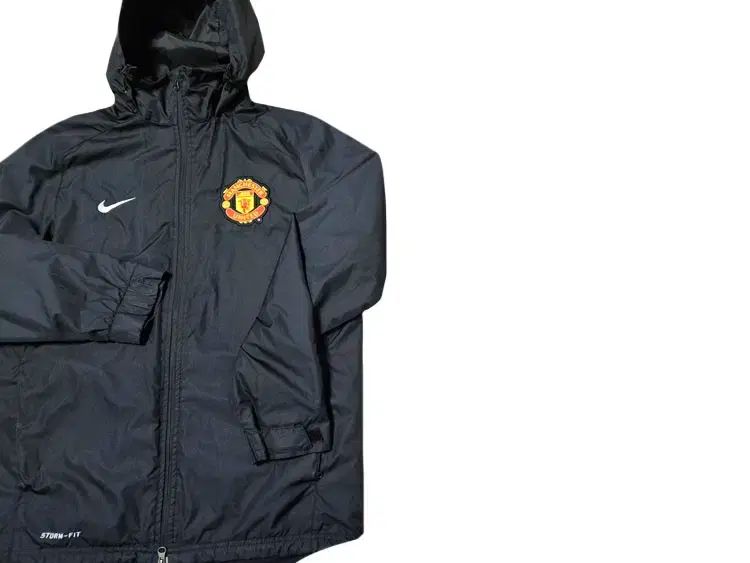 ナイキ スウッシュ ストリート マンチェスター・ユナイテッドFC