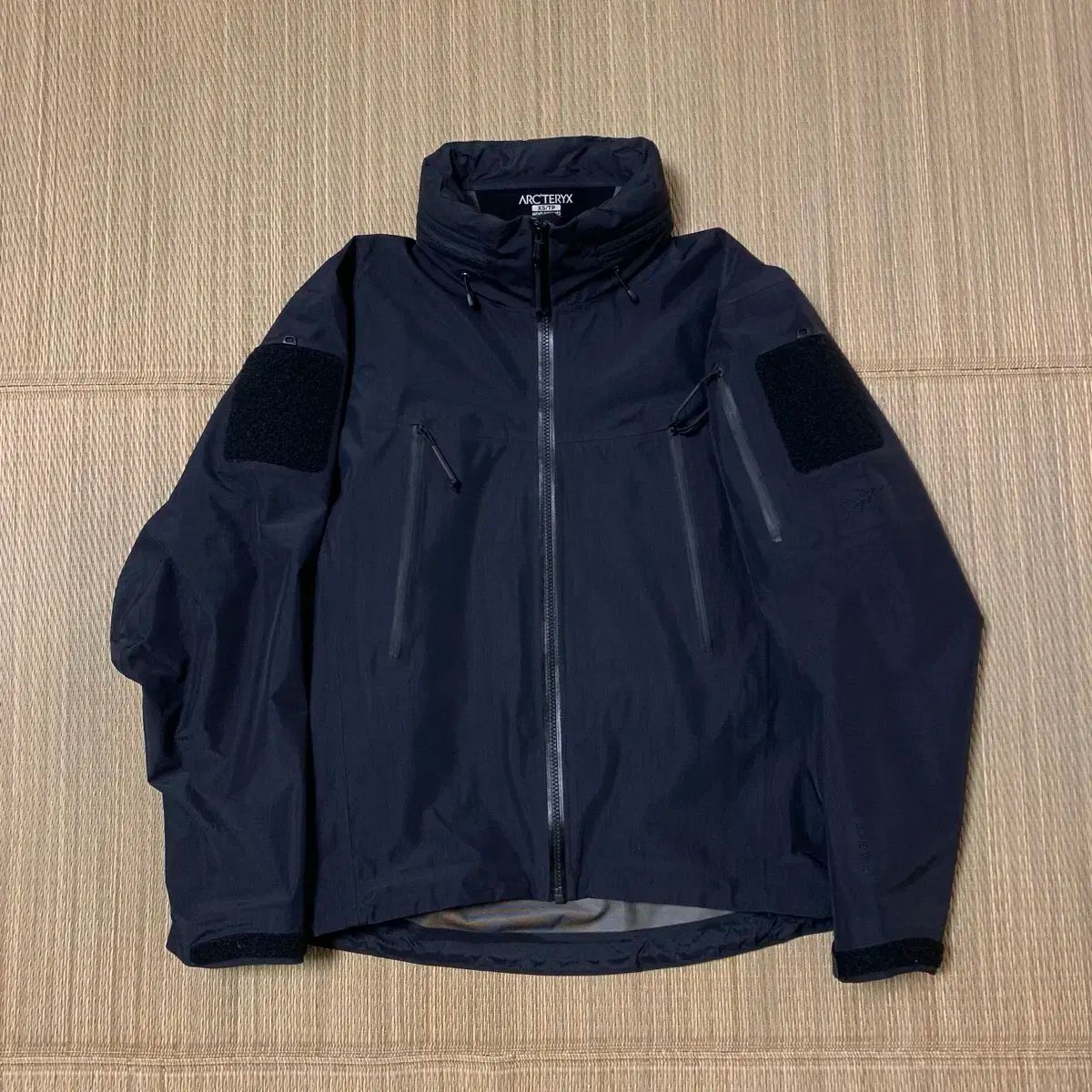 アークテリクス リーフ アルファ 젠2 ブラック XS