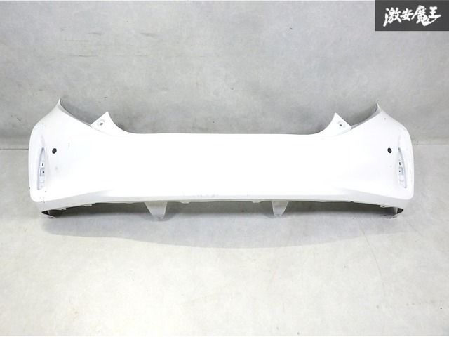 破損なし！即発送】トヨタ純正 NHP10 アクア 後期 リアバンパー 外装