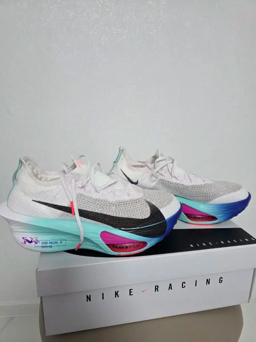 ナイキ アルファフライ3 280 です