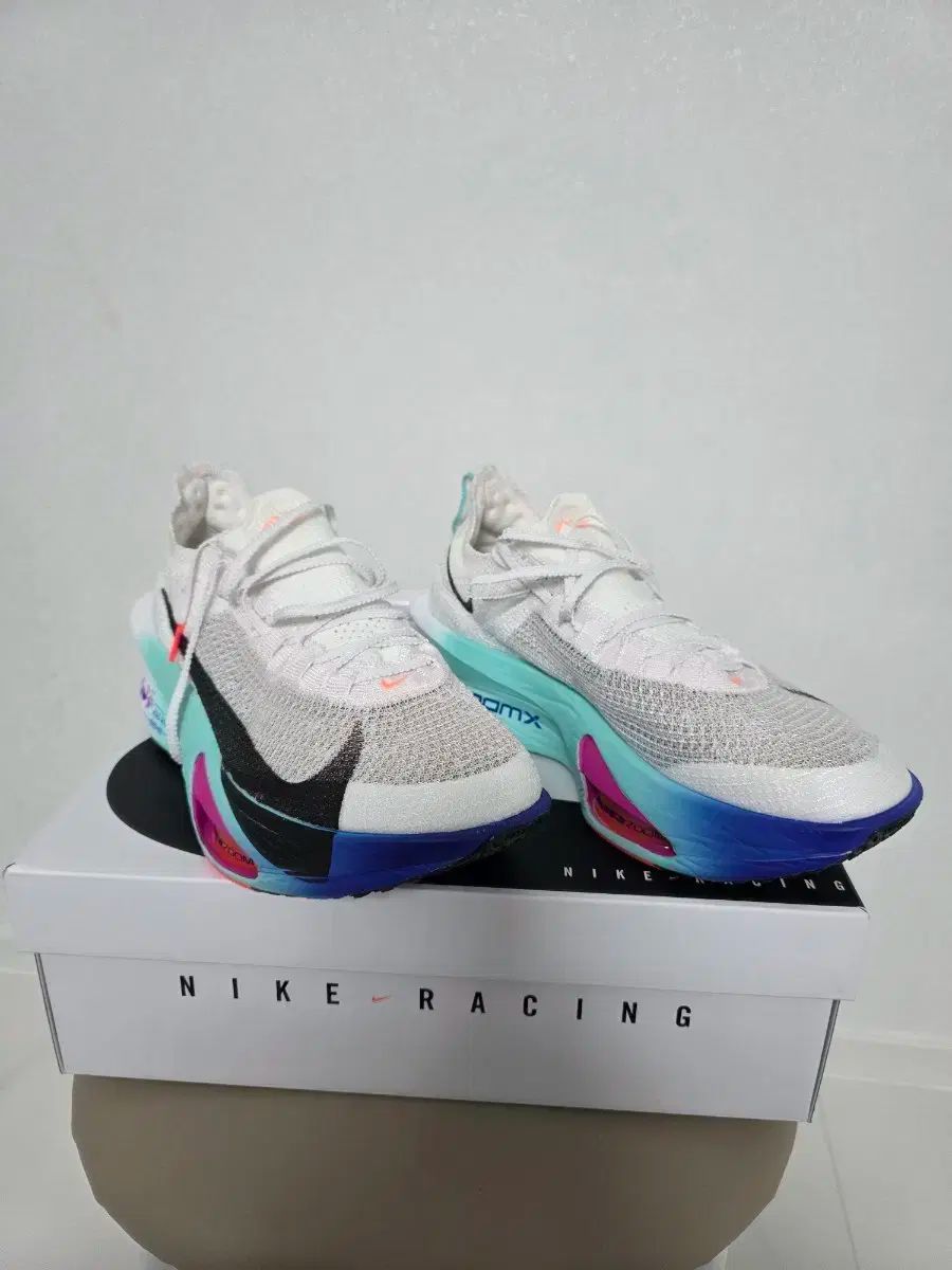 ナイキ アルファフライ3 280 です