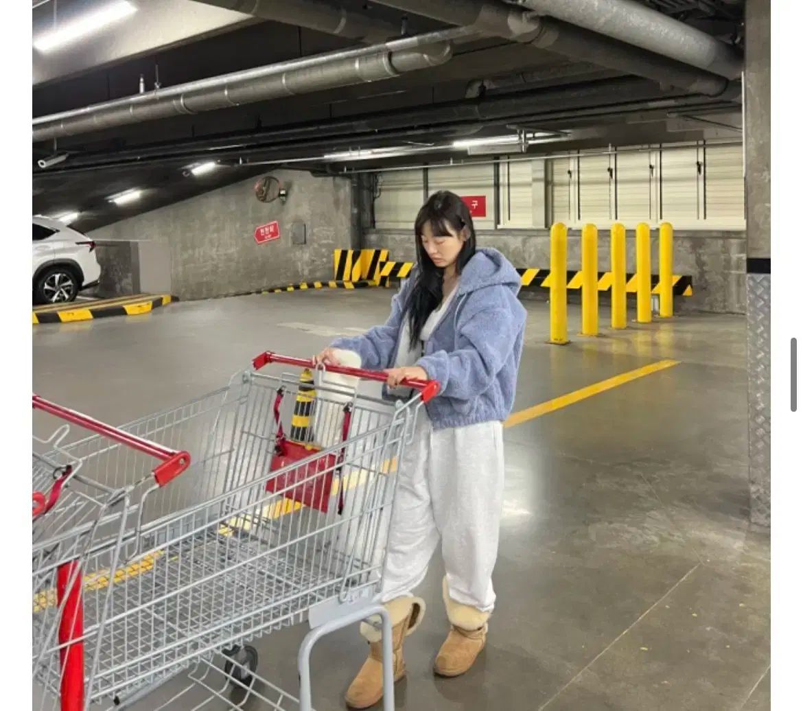 タンジャースパークルクロップドフーディー