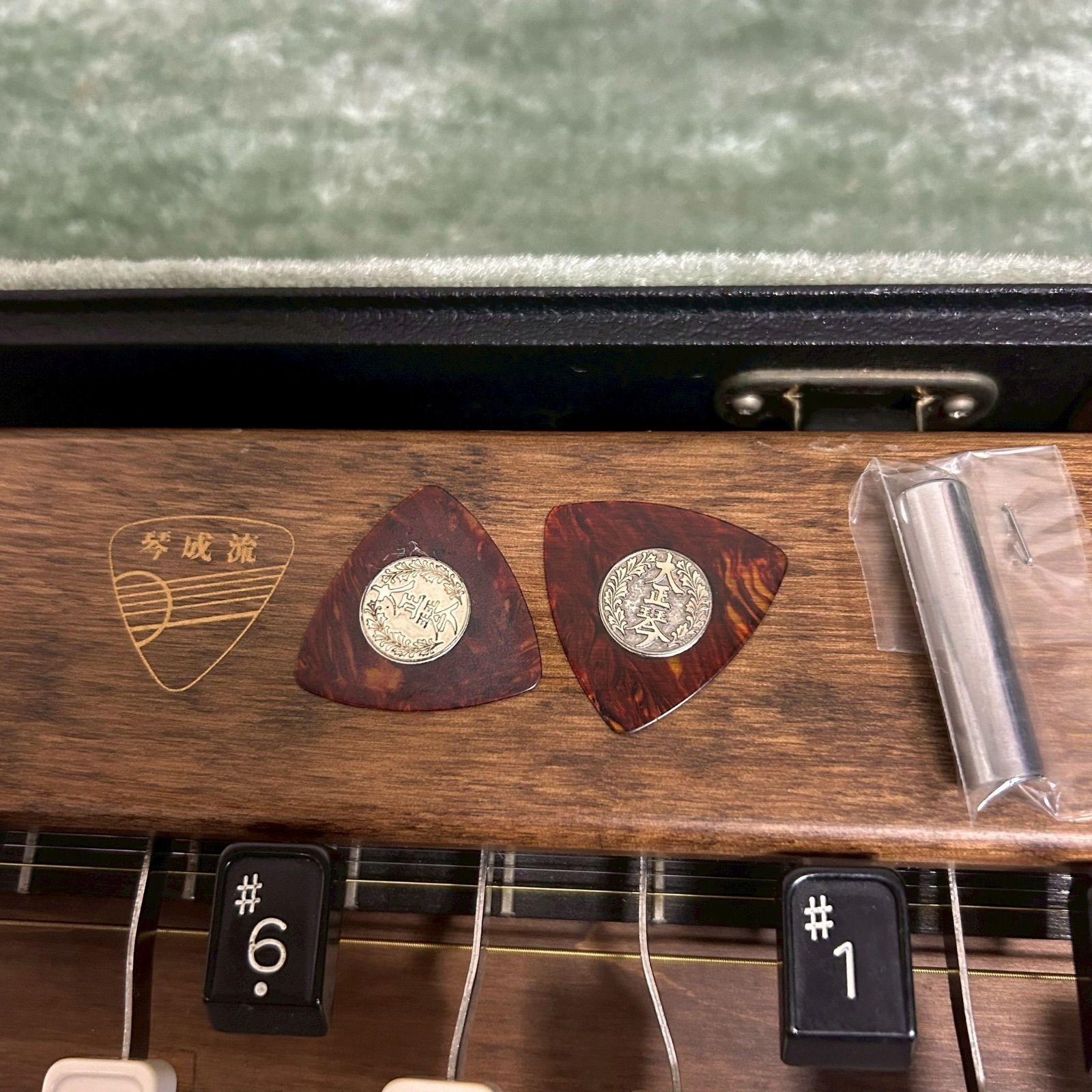 大正琴 5弦 琴成流 和楽器 宴utage ケース付き - メルカリ