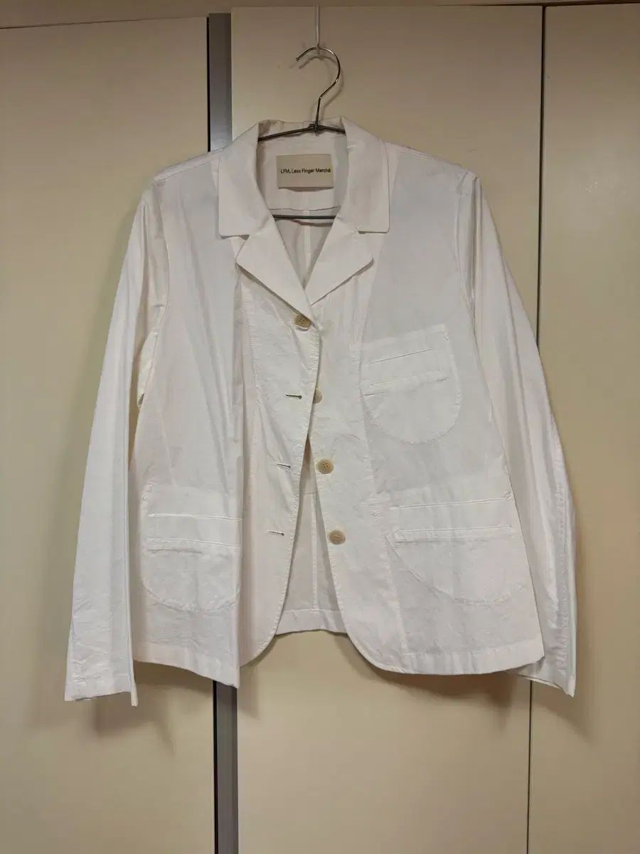 Lfm 白 ジャケット スリーボタン