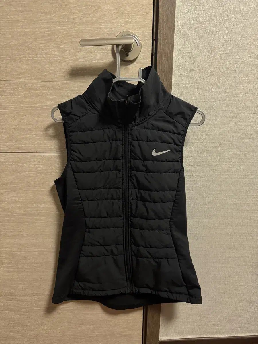 ナイキ エアロ ロフト ランニング ベスト S