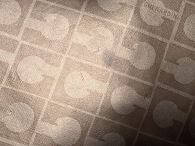 ブロンズ ショルダーバッグ