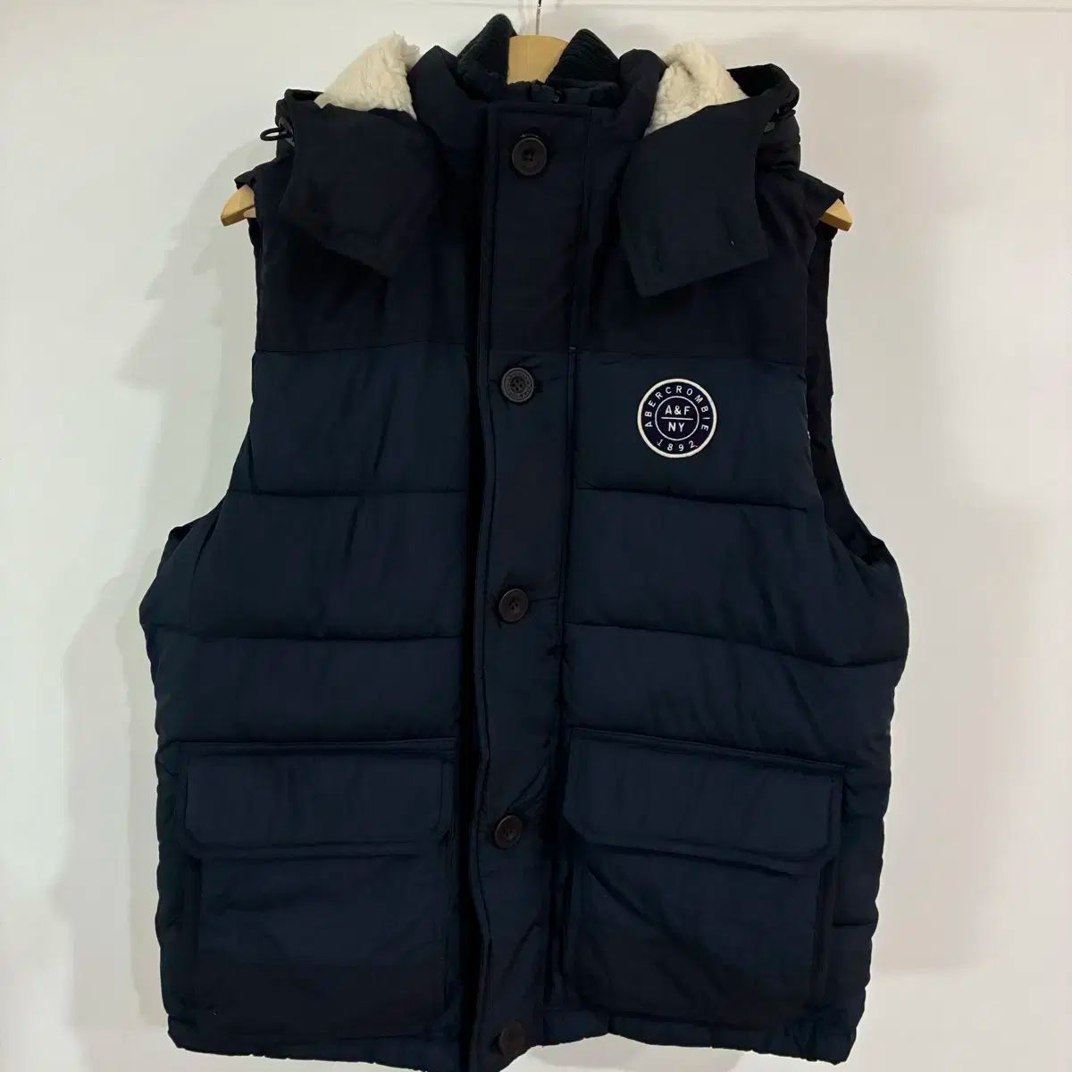 1383 アバクロンビー ベスト ダウンフーディー