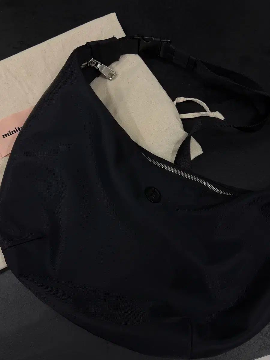 MINITMUTE クローウェスト ラージ ブラック