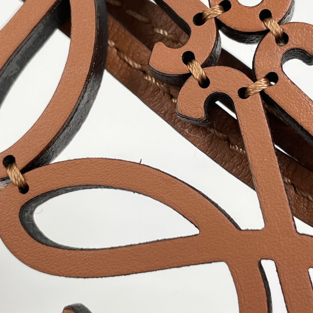 ロエベ LOEWE アナグラム チャーム キーホルダー ストラップ バッグ