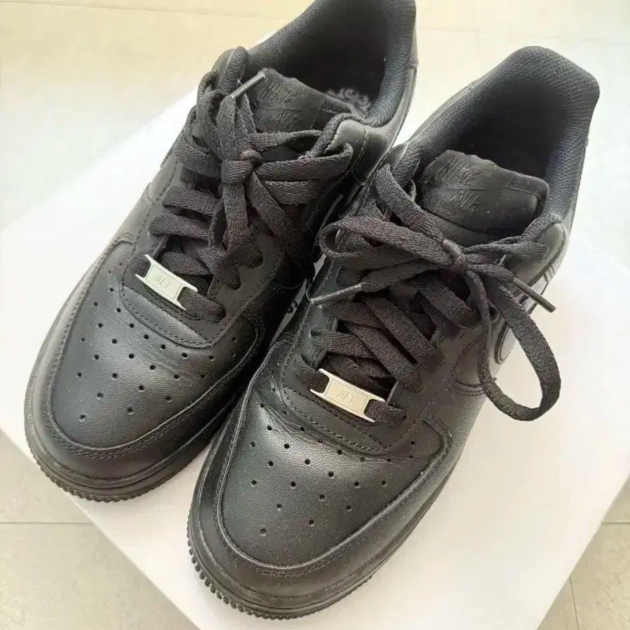 ナイキ エアフォース ブラック 250