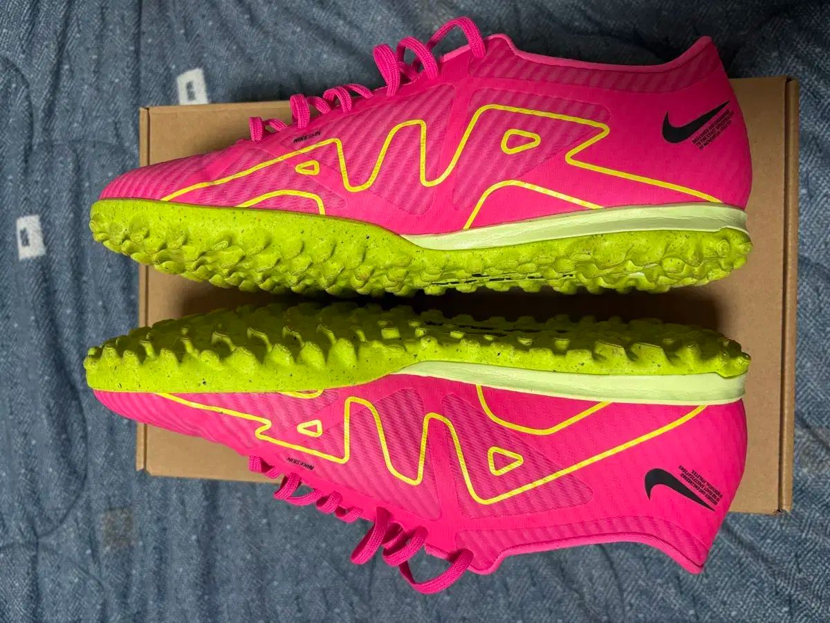 ナイキ マーキュリアル tf 275