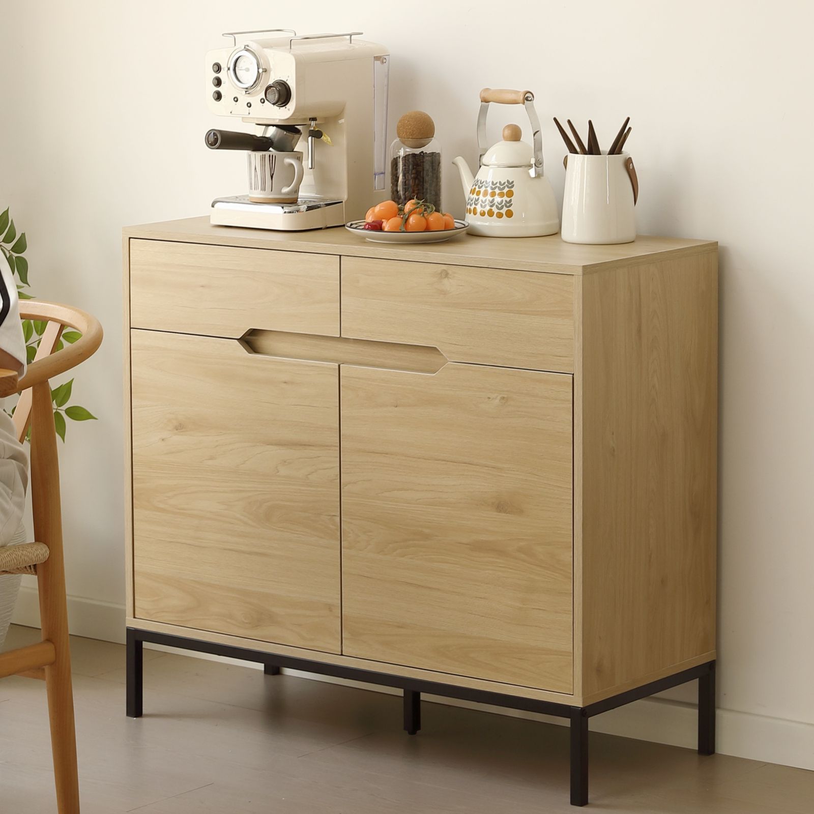 扉付きシェルフ