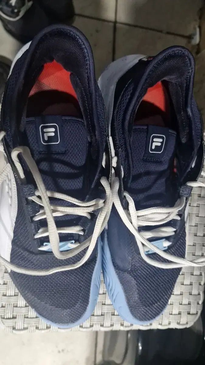 몬도포르자 テニスシューズ