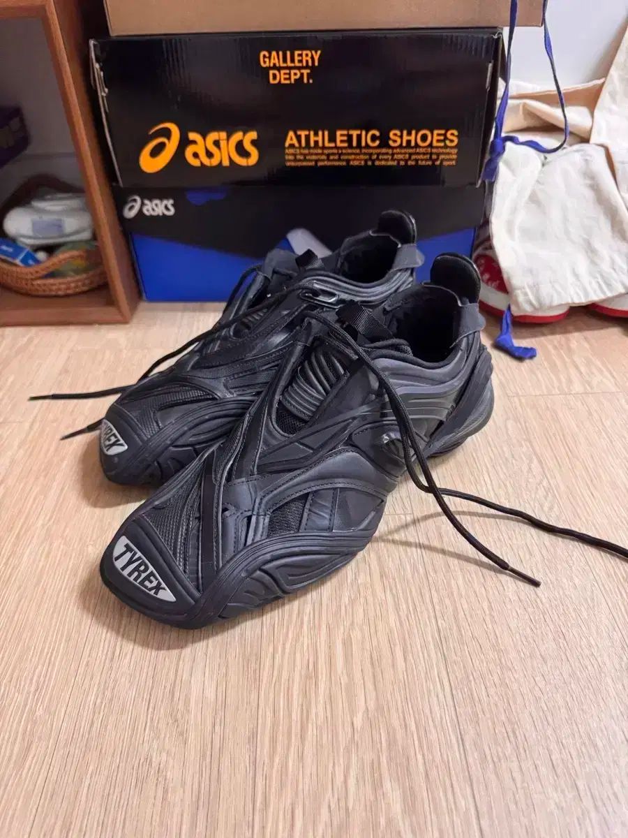 バレンシアガ Tyrex ブラック スニーカー 42