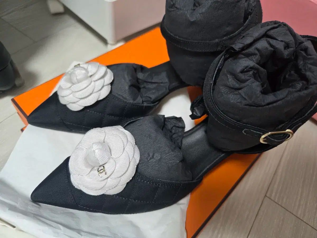 CHANEL ブラック キルティング ミュール サンダル ヒール ラブ シューズ