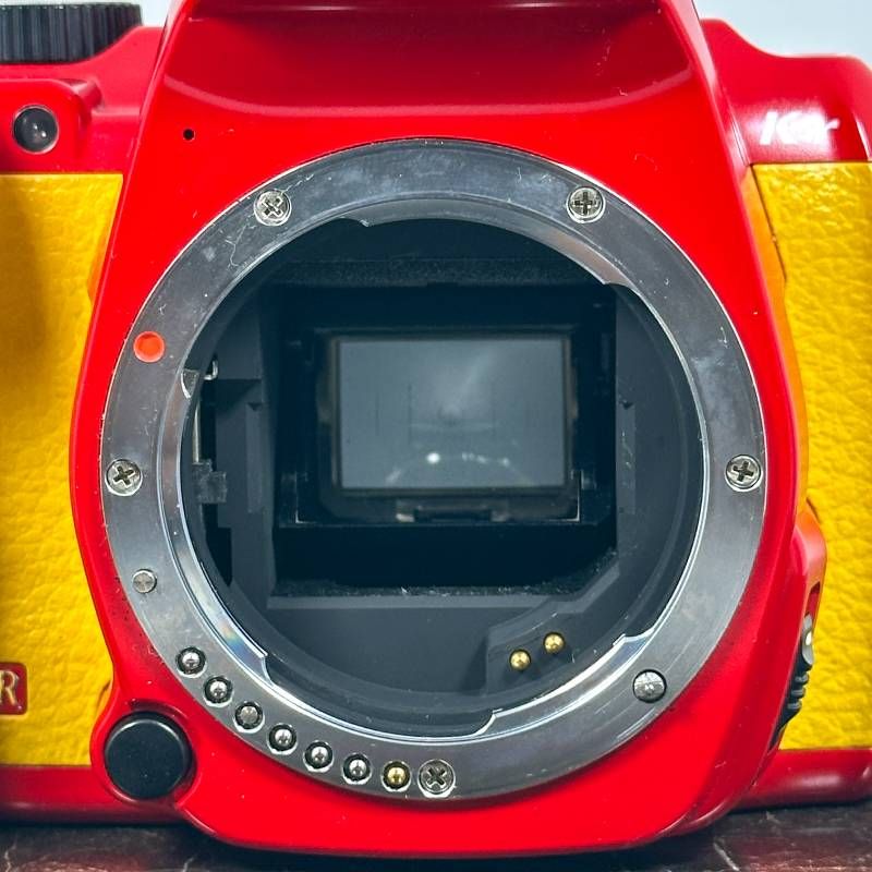 デジタル一眼レフカメラ レッド