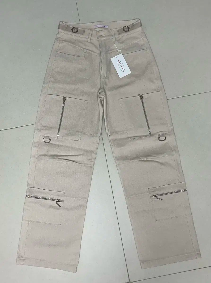 セットアップ EXE ベージュカーゴ