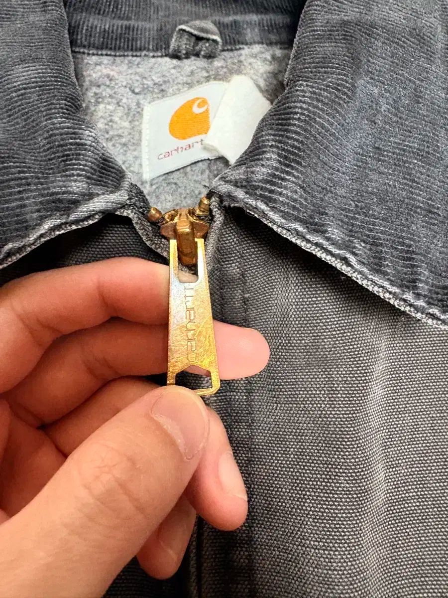 ブラックデニム色