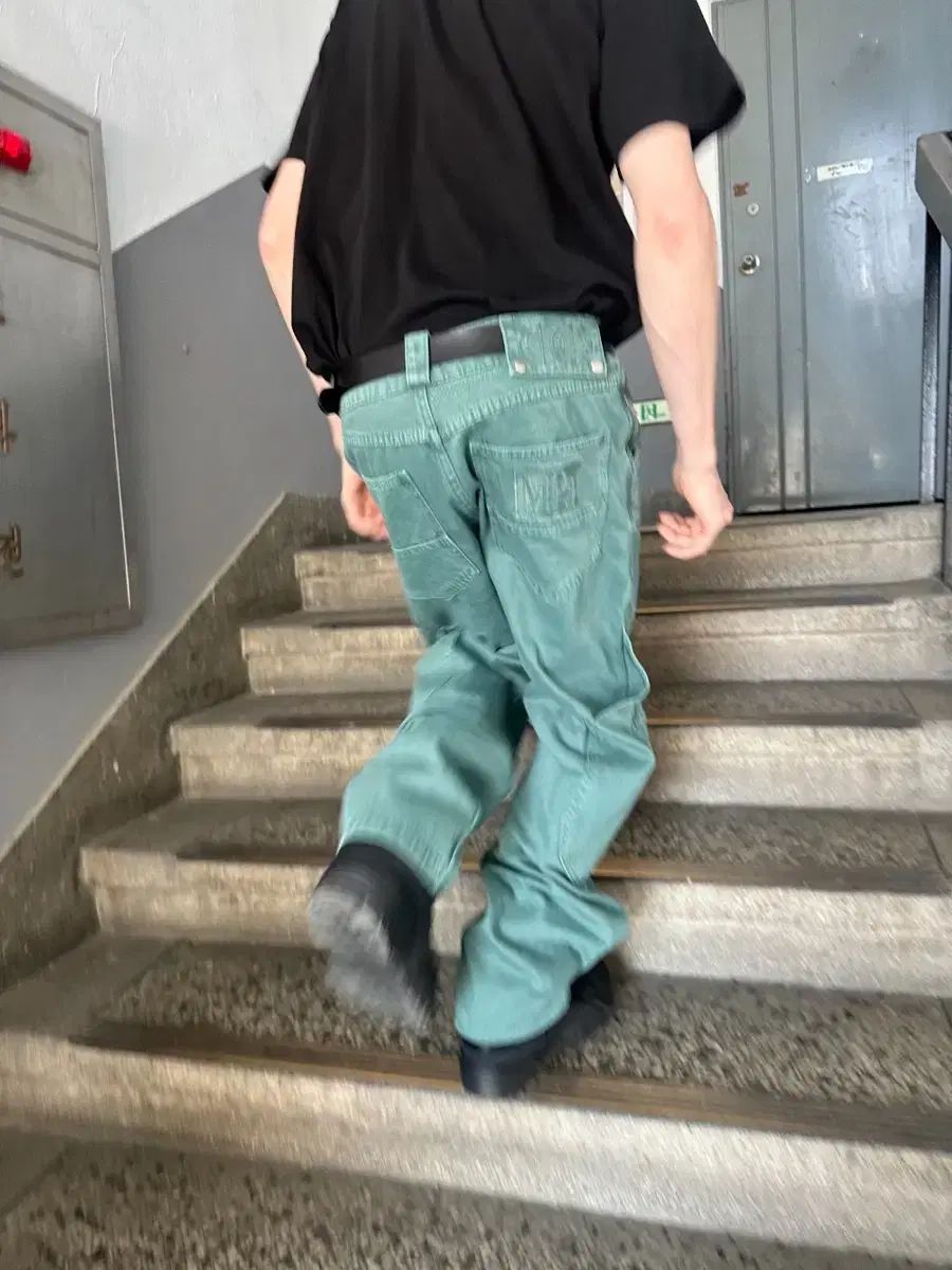 プラスチックプロダクト MPa カーフ ポケット パンツ EMERALD