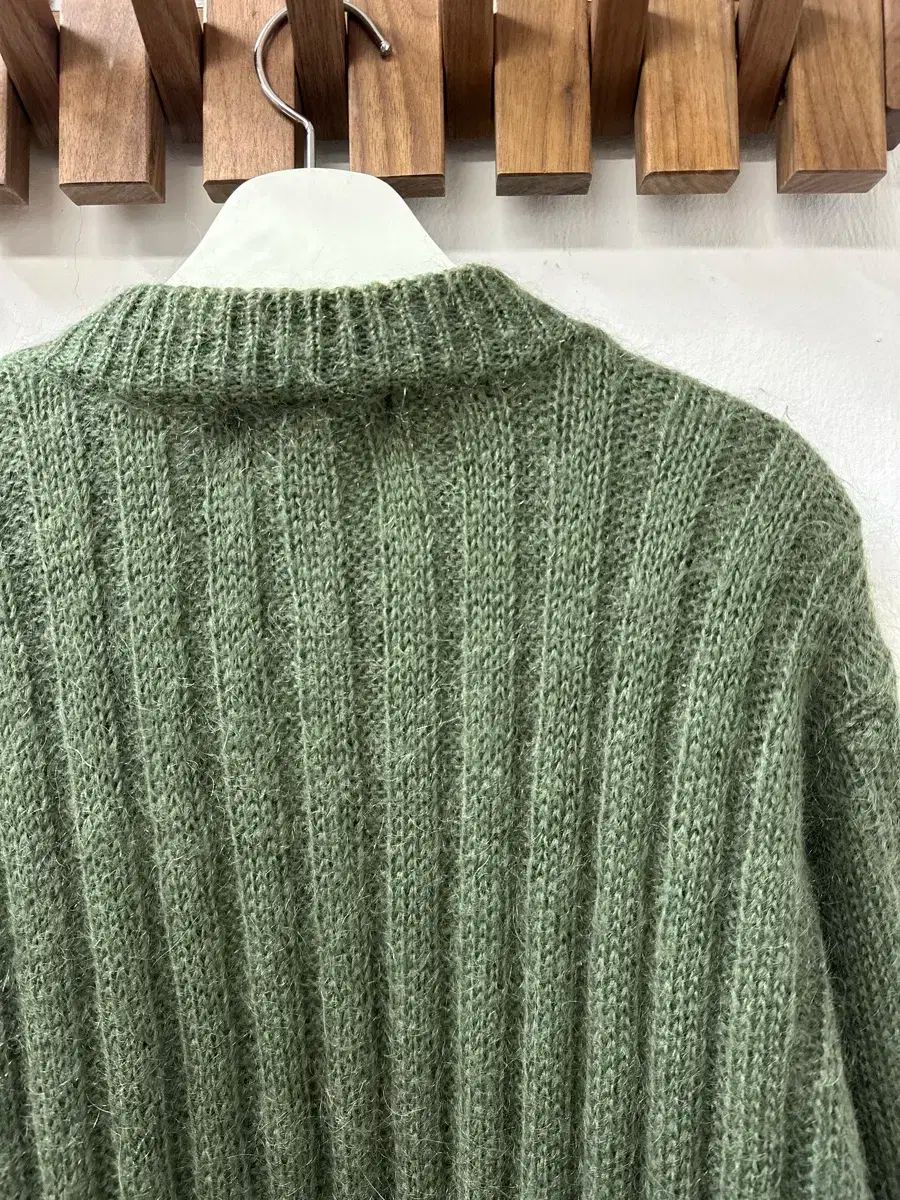  日本 ヴィンテージ ウール モヘア フラワー 刺繍 GOLD ボタン ディテール セーター ニット 長袖 ニット セーター