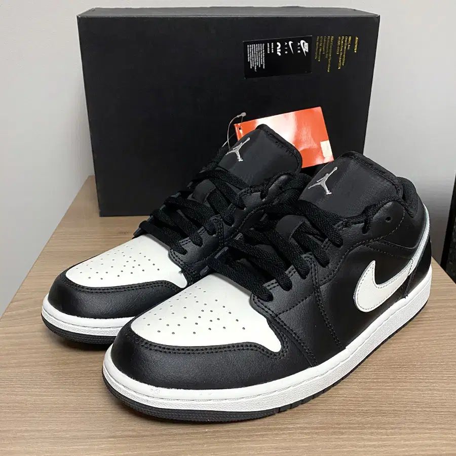 NIKE ナイキ エアジョーダン1 ロー ブラック 280 mm 店舗