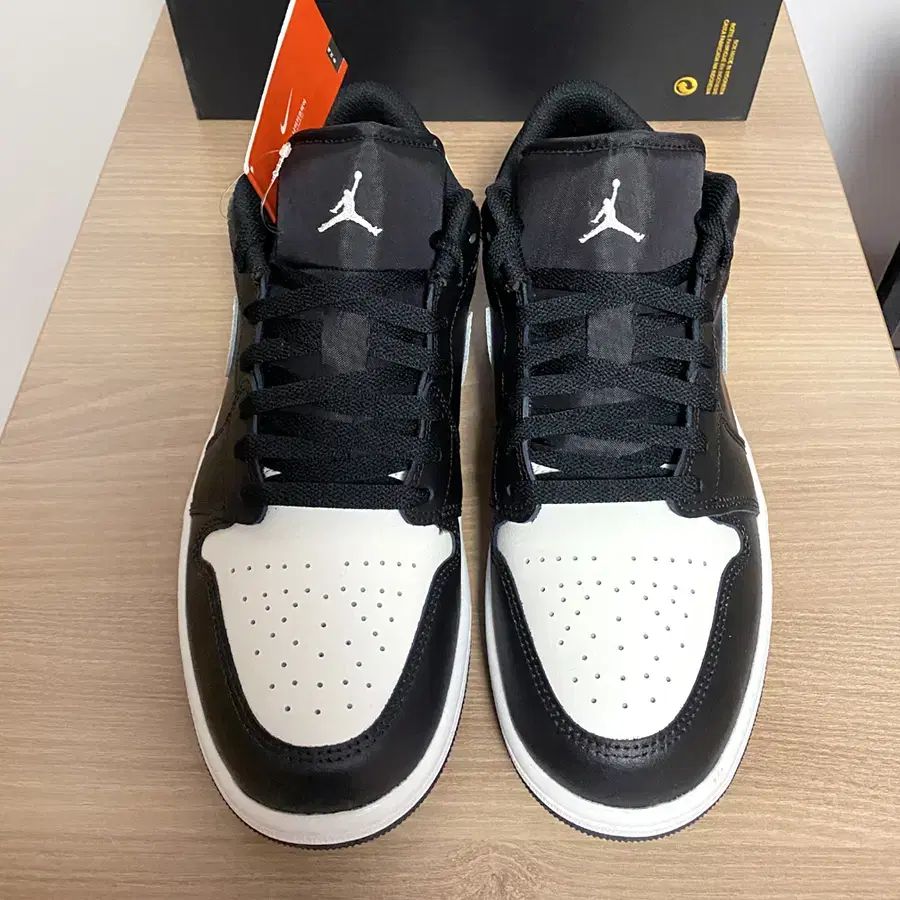  NIKE ナイキ エアジョーダン1 ロー ブラック 280 mm 店舗 シューズ(男性用) バスケットボール