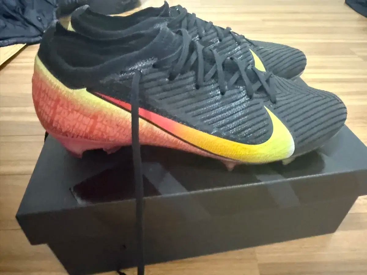 ナイキ マーキュリアル ヴェイパー 16