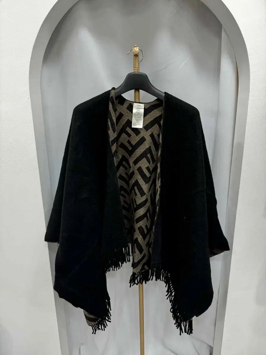 FENDI フェンディ FF カシミア 版 판쵸 ケープ