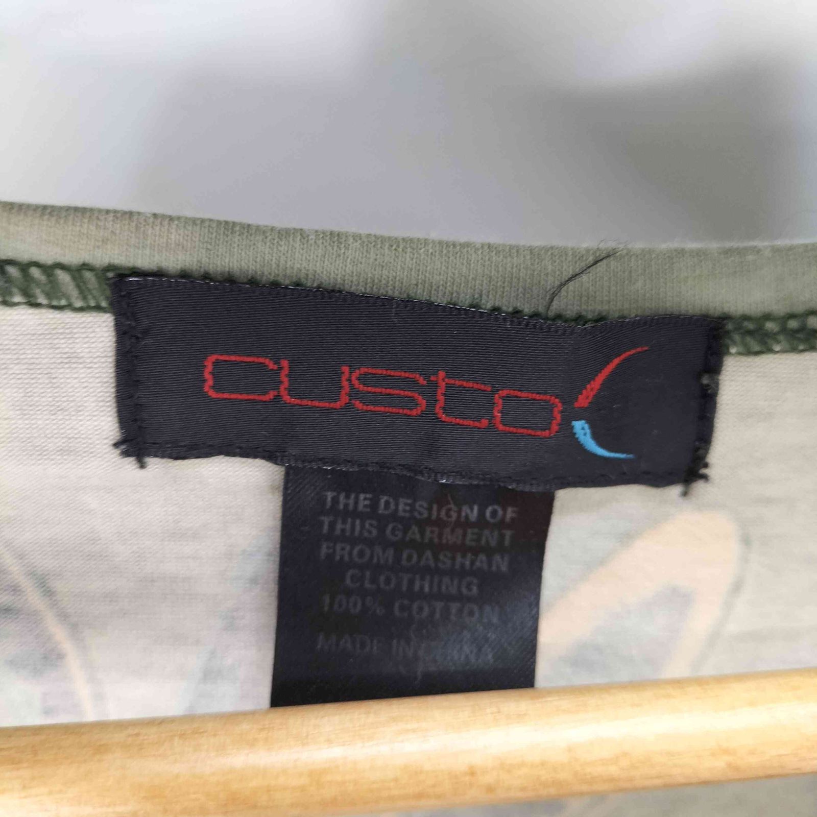 USED古着(ユーズドフルギ) CUSTOC 花 フラワー Vネック カットソー スパンコール レディース 表記無 【中古】【ブランド古着バズストア】 ユーズドフルギ USED古着 CUSTOC 花 フラワー Vネック カットソー