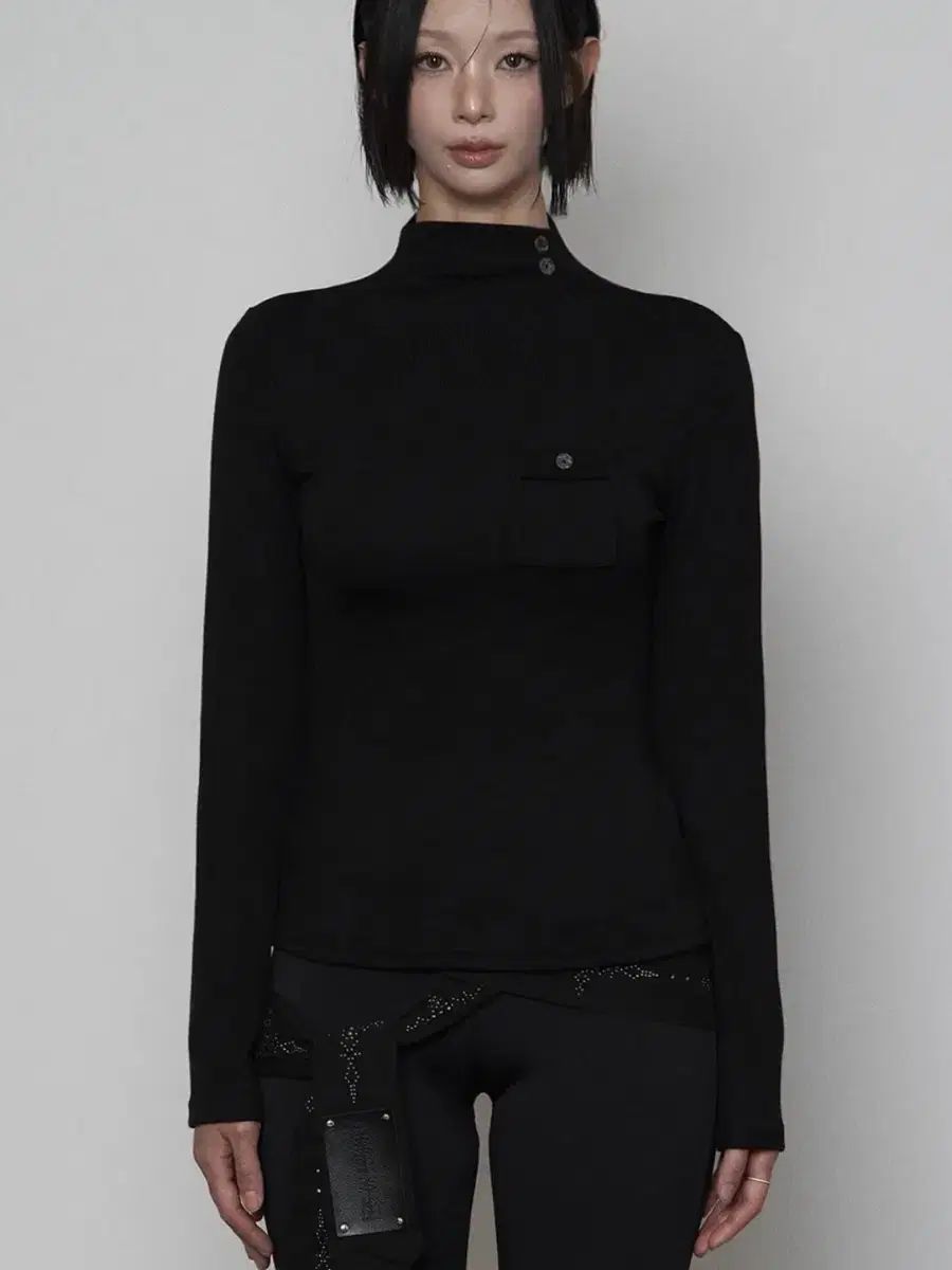 エトオソメ ポケット ハーフ タートルネック ボタン ロングスリーブ ブラック