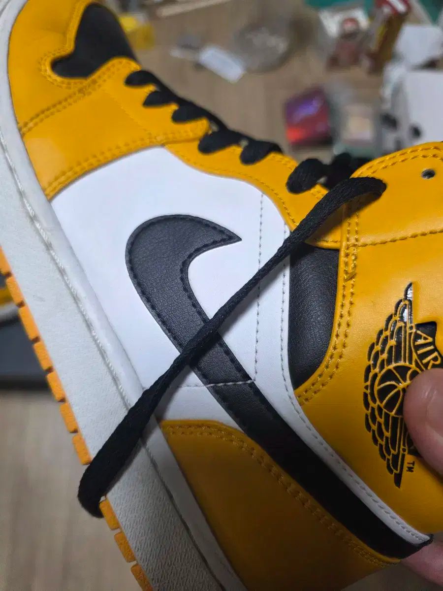 ナイキ ジョーダン1 ミッド タクシー 275