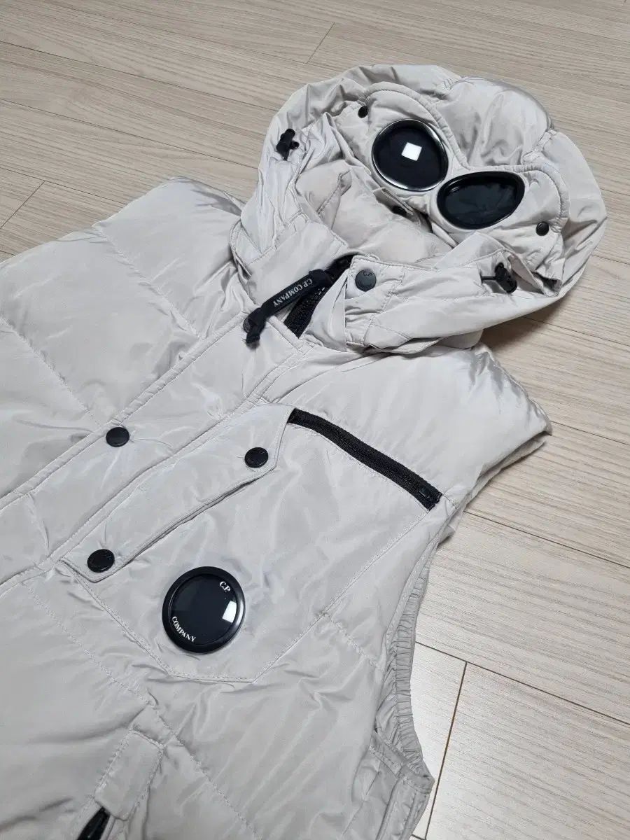 C.P. COMPANY MILLEGEMILIA ダウンベスト