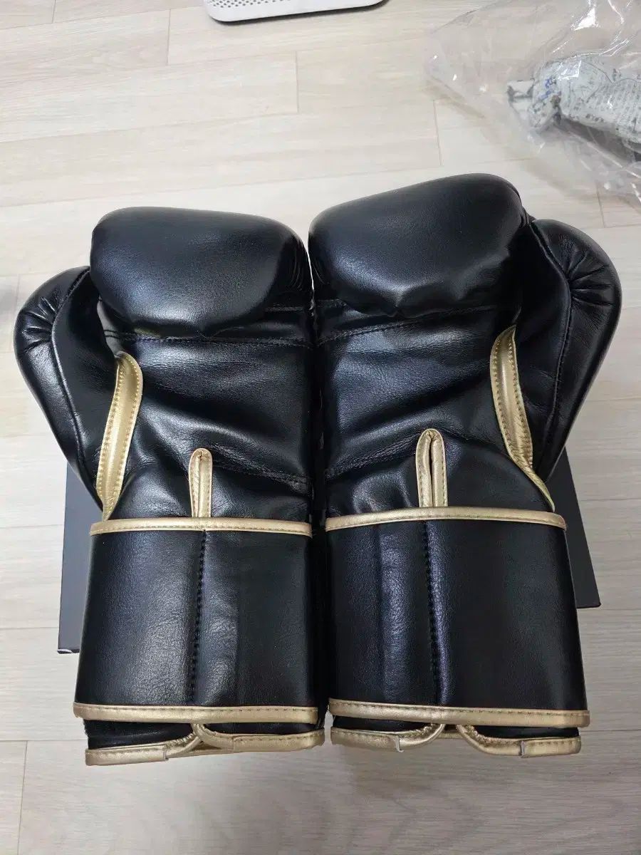 14オンス ブラックゴールドグローブ