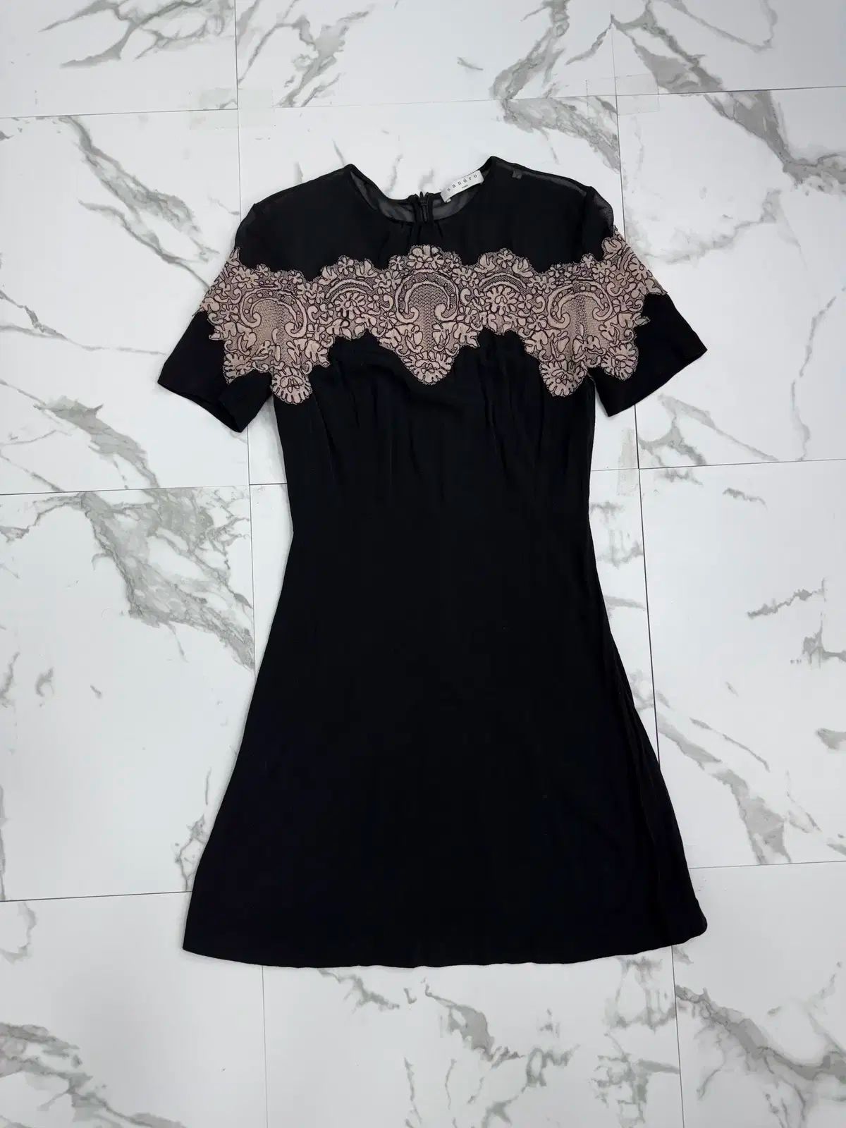 サンドロ ブラック ディテール ONE PIECE