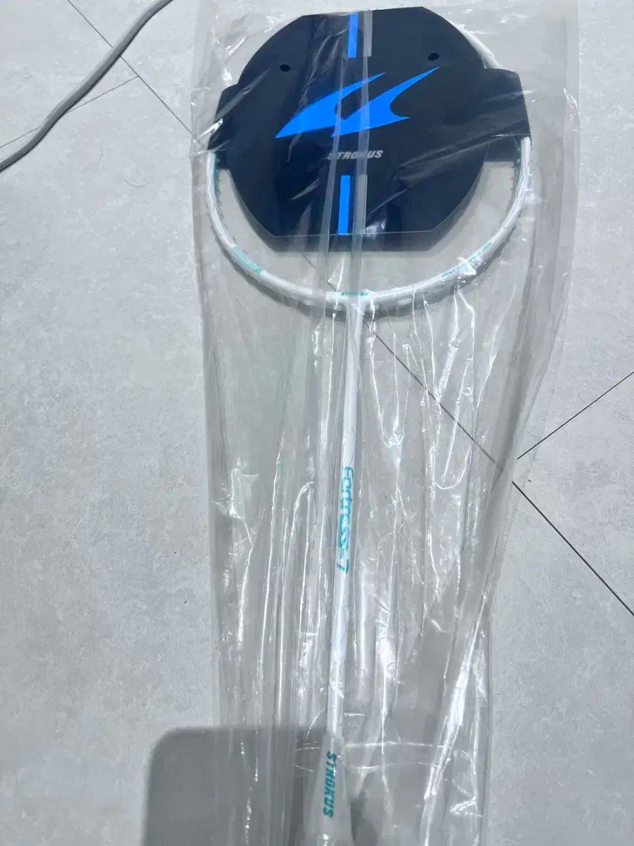 STROKUS Fortress-7 バドミントン ラケット