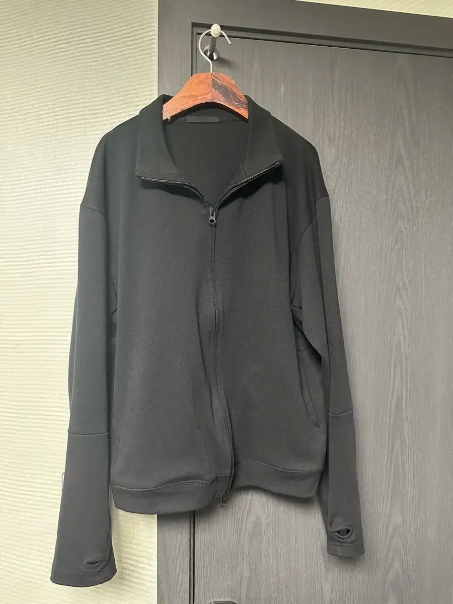 DIVE IN ジップアップ ジャージ ブラック 2サイズ