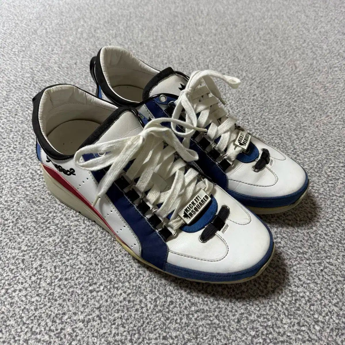 ベロア スニーカー