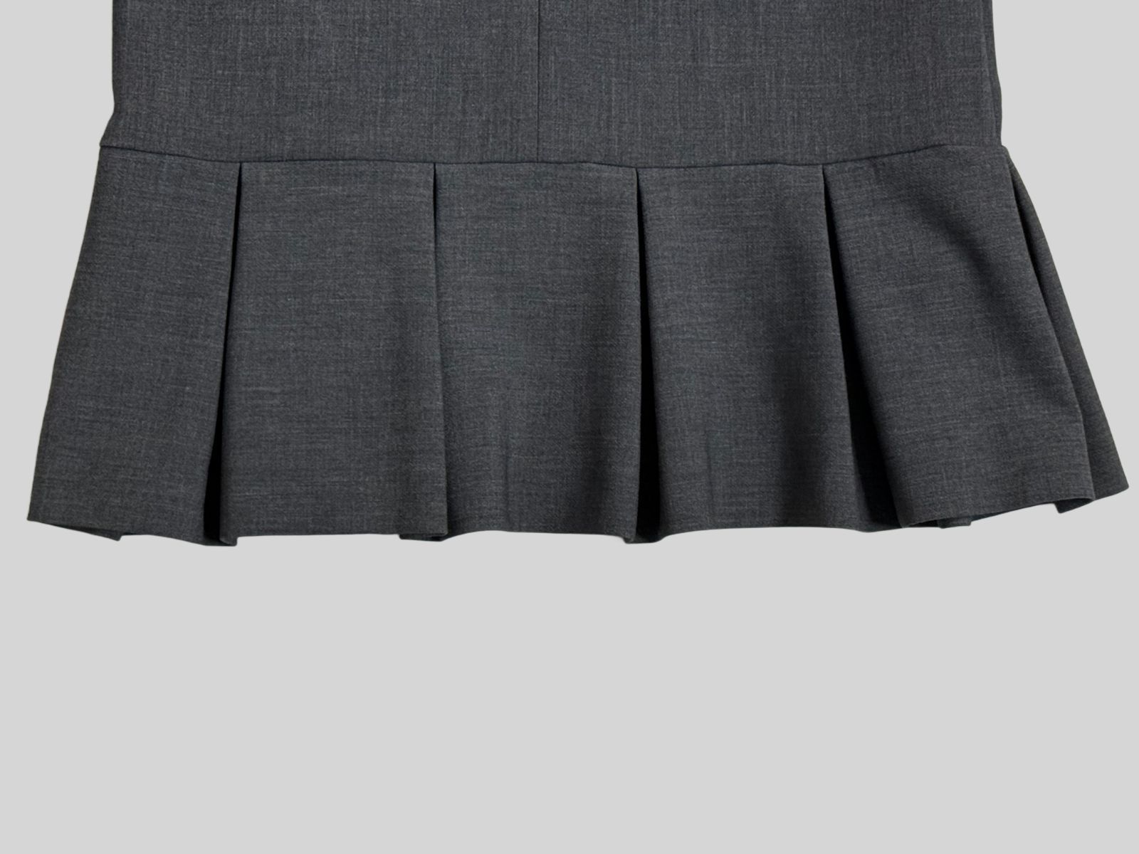 未使用級✨フォクシー プライベートノアール ワンピースドレス グレー 38 未使用級✨フォクシー プライベートノアール ワンピースドレス グレー