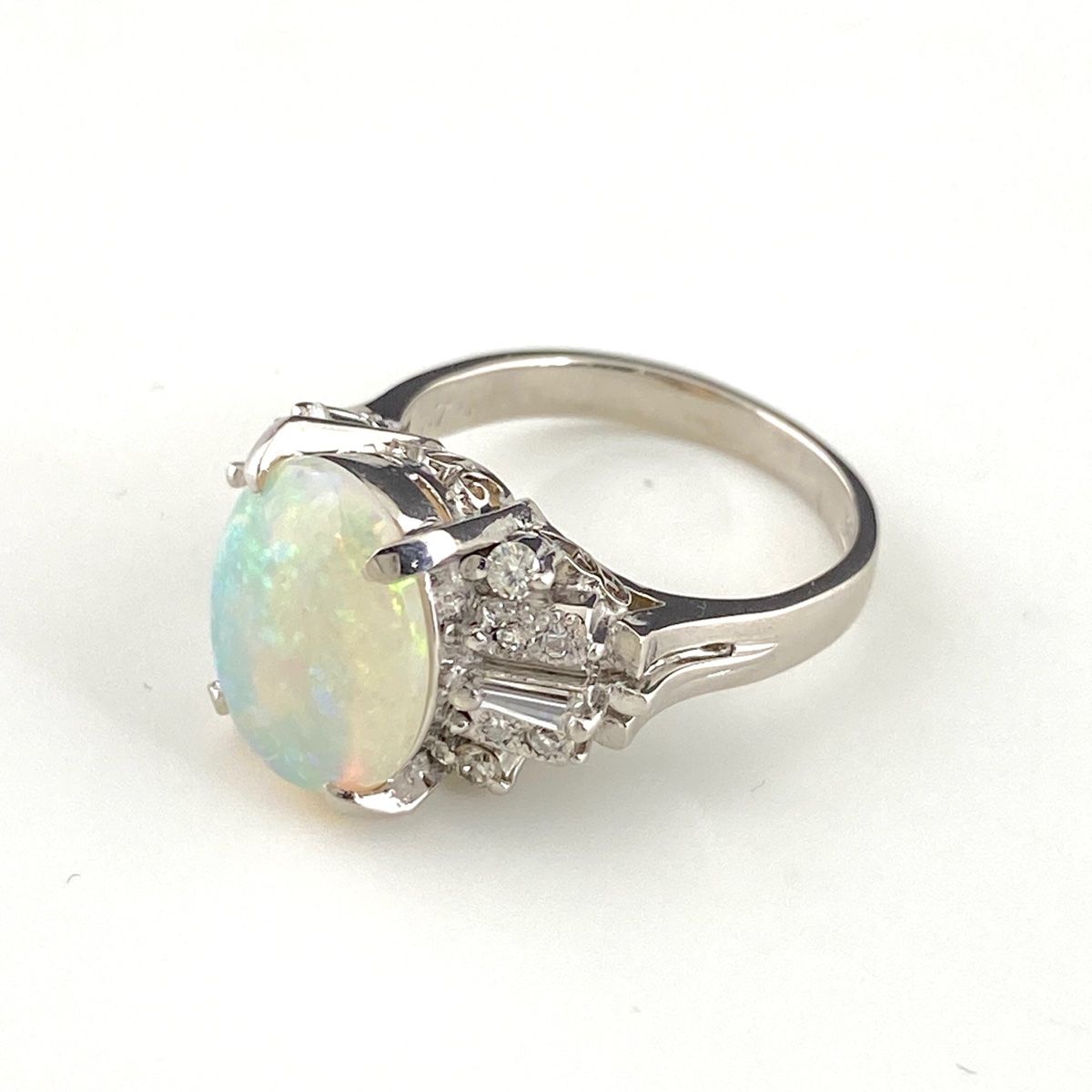オパール デザインリング プラチナ 指輪 メレダイヤ リング 8号 Pt 900 ダイヤモンド レディース
