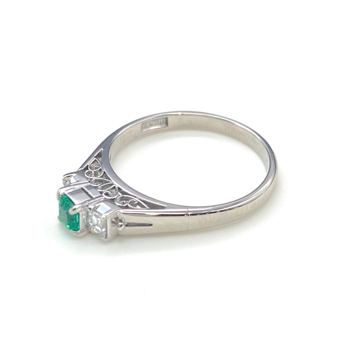 エメラルド デザインリング プラチナ メレダイヤ 指輪 リング 12号 Pt 900 ダイヤモンド レディース