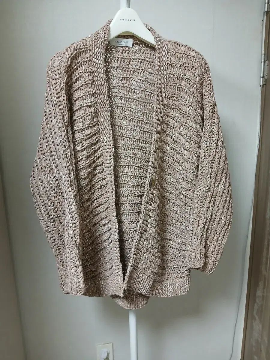 ニットカーディガン