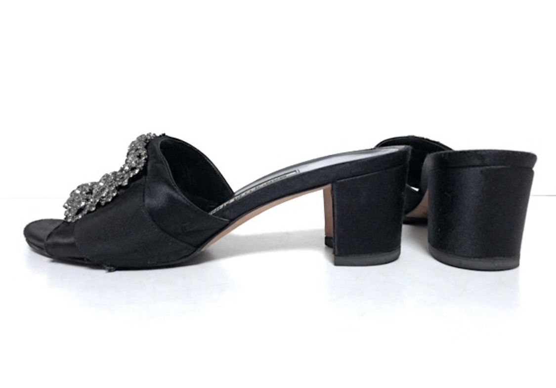  使い勝手抜群 イタリア製 MANOLO BLAHNIK マノロブラニク ハンギシ ミュールサンダル 36 ビジュー サテン ブラック 23㎝位 2 A 48 サンダル サンダル ミュール