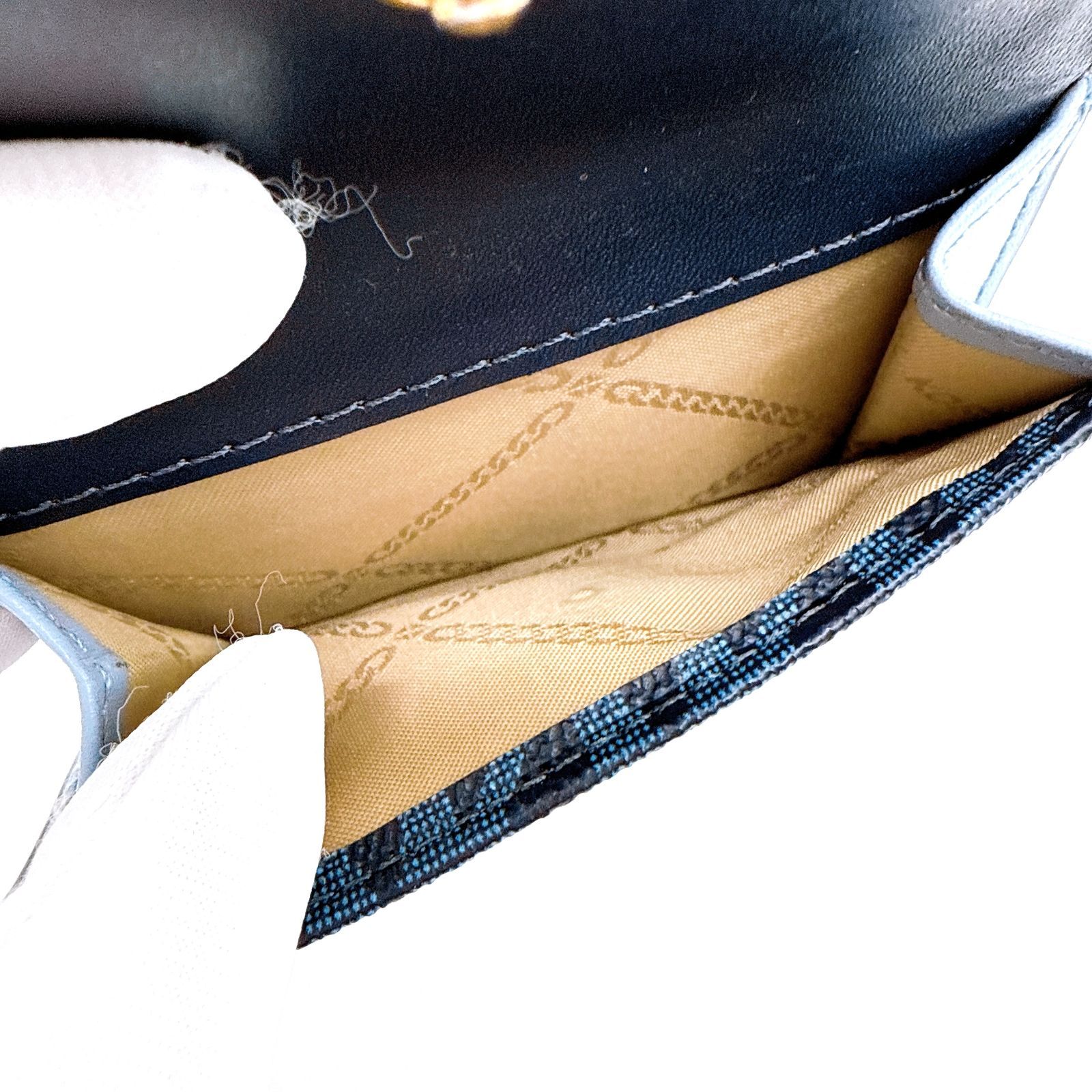 三つ折り財布レディース