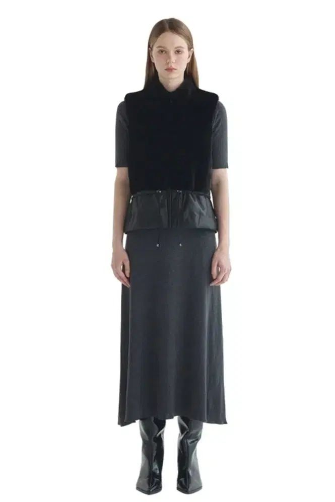 ブラックファーダウンベストシャーリングダックダウン